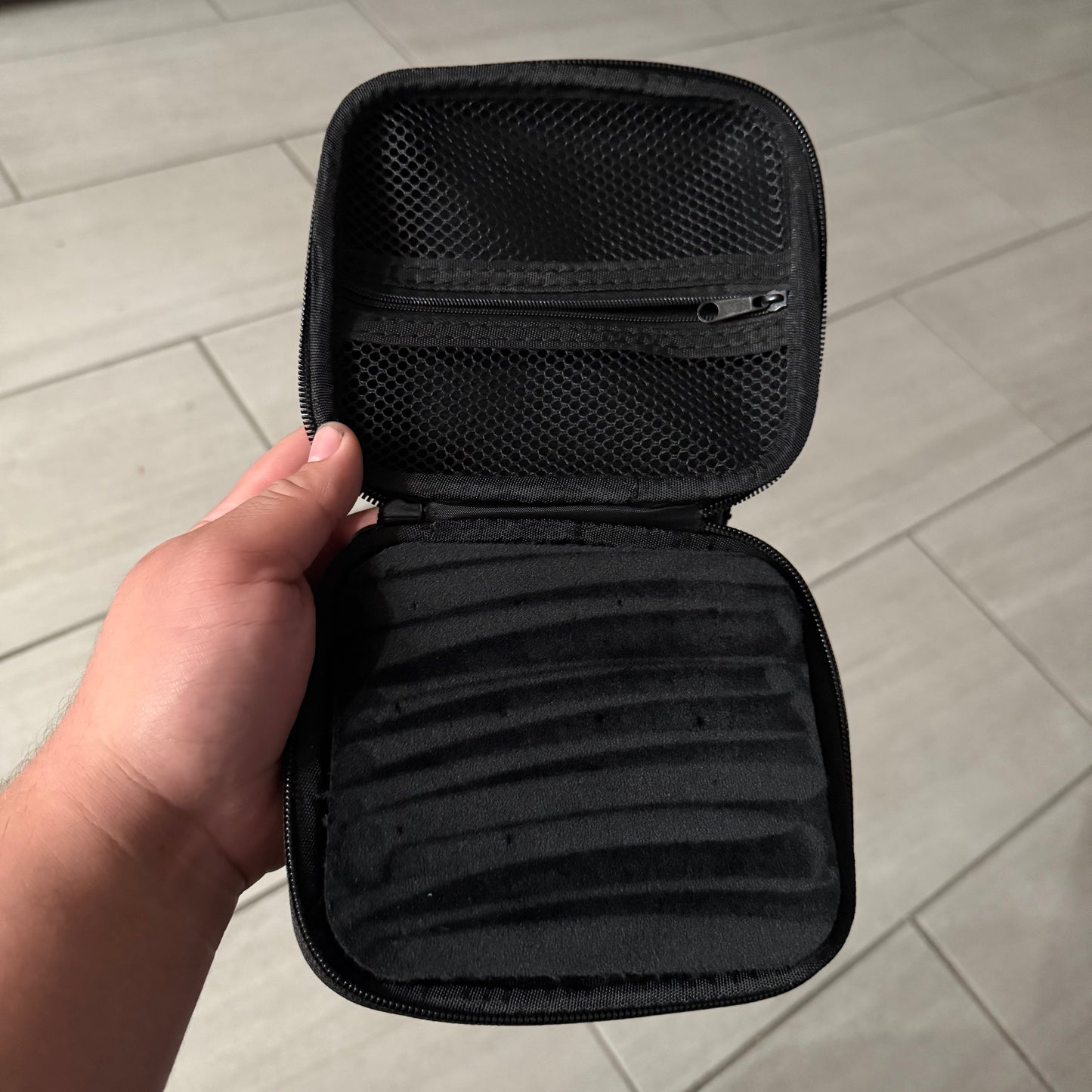 Gem Carrier (grey)