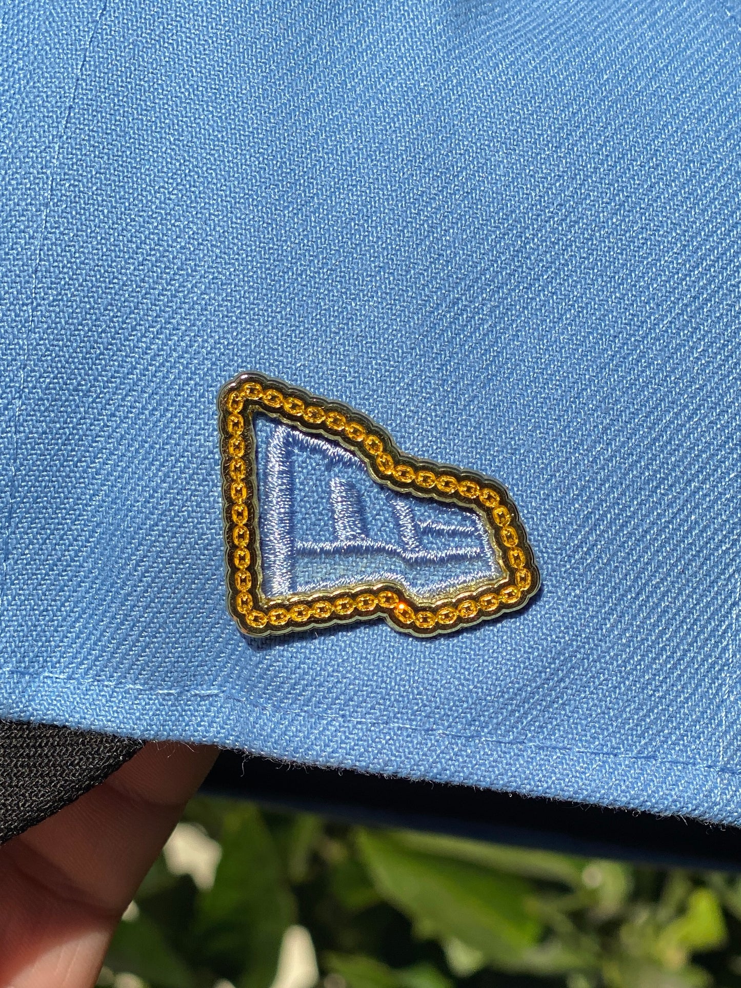 New Era chainlink border pin