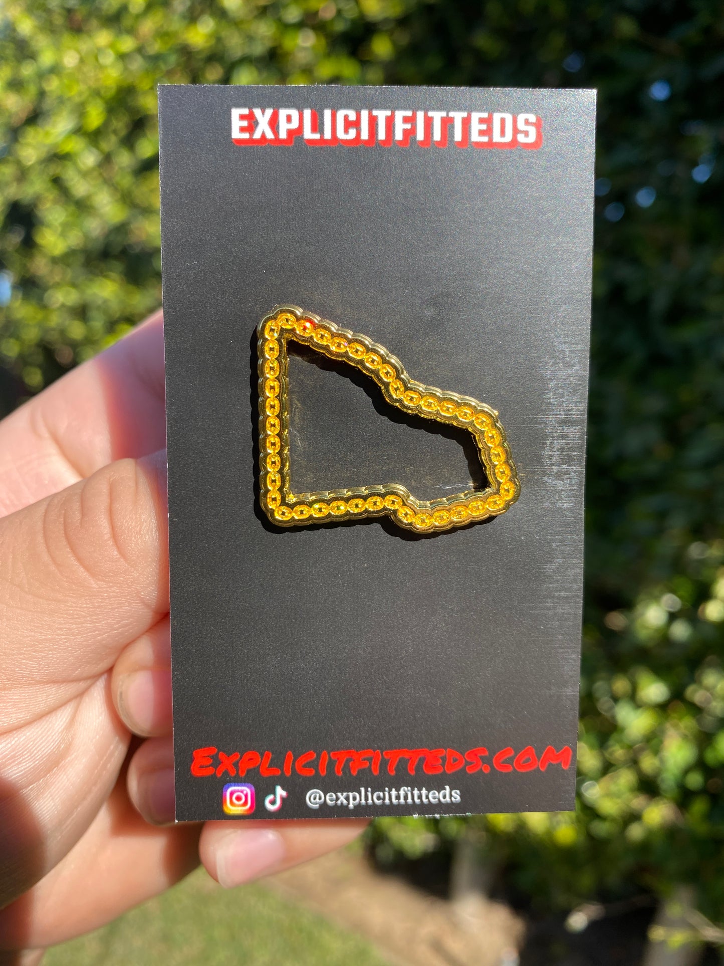 New Era chainlink border pin